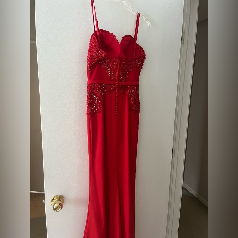 Red evening dress and shawl - Picture 7 of 11